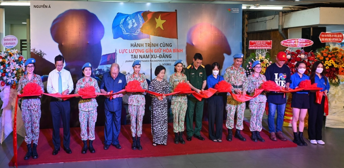 Triển lãm ảnh nghệ thuật chủ đề "Hành trình cùng lực lượng giữ gìn hoà bình tại Nam Xu - Đăng"