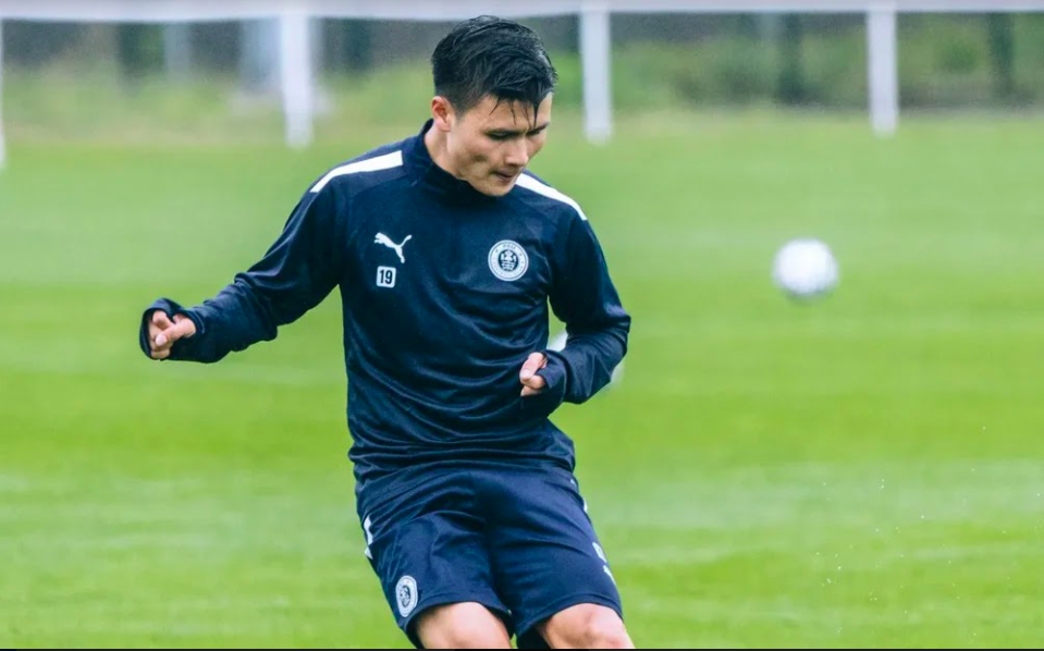 Quang Hải ở Pau FC: Kiến tạo cho đồng đội ghi bàn ở buổi tập thứ 2