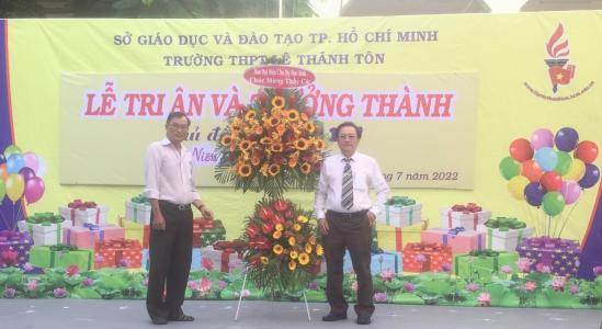 Hơn 500 HS khối lớp 12 tham gia Lễ tri ân và trưởng thành với chủ đề 