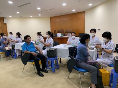 Hiệu quả của liều tiêm nhắc lại vaccine COVID-19: Những con số biết nói