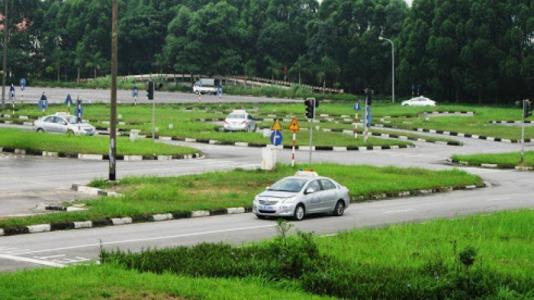 Hà Nội nghiêm cấm cơ sở đào tạo lái ôtô tuỳ tiện tăng học phí