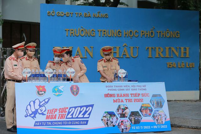 Tiếp sức thí sinh "vượt vũ môn" - Ảnh 3.