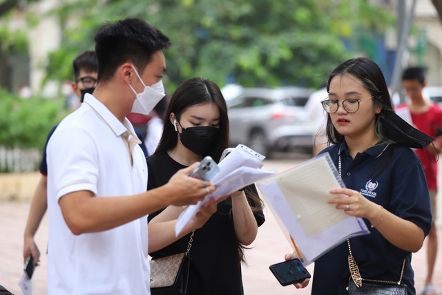 Bài thi Khoa học xã hội vừa sức, Khoa học tự nhiên làm khó thí sinh - Ảnh 1.