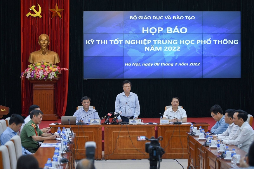 Thứ trưởng Bộ GDĐT Nguyễn Hữu Độ chủ trì họp báo hôm