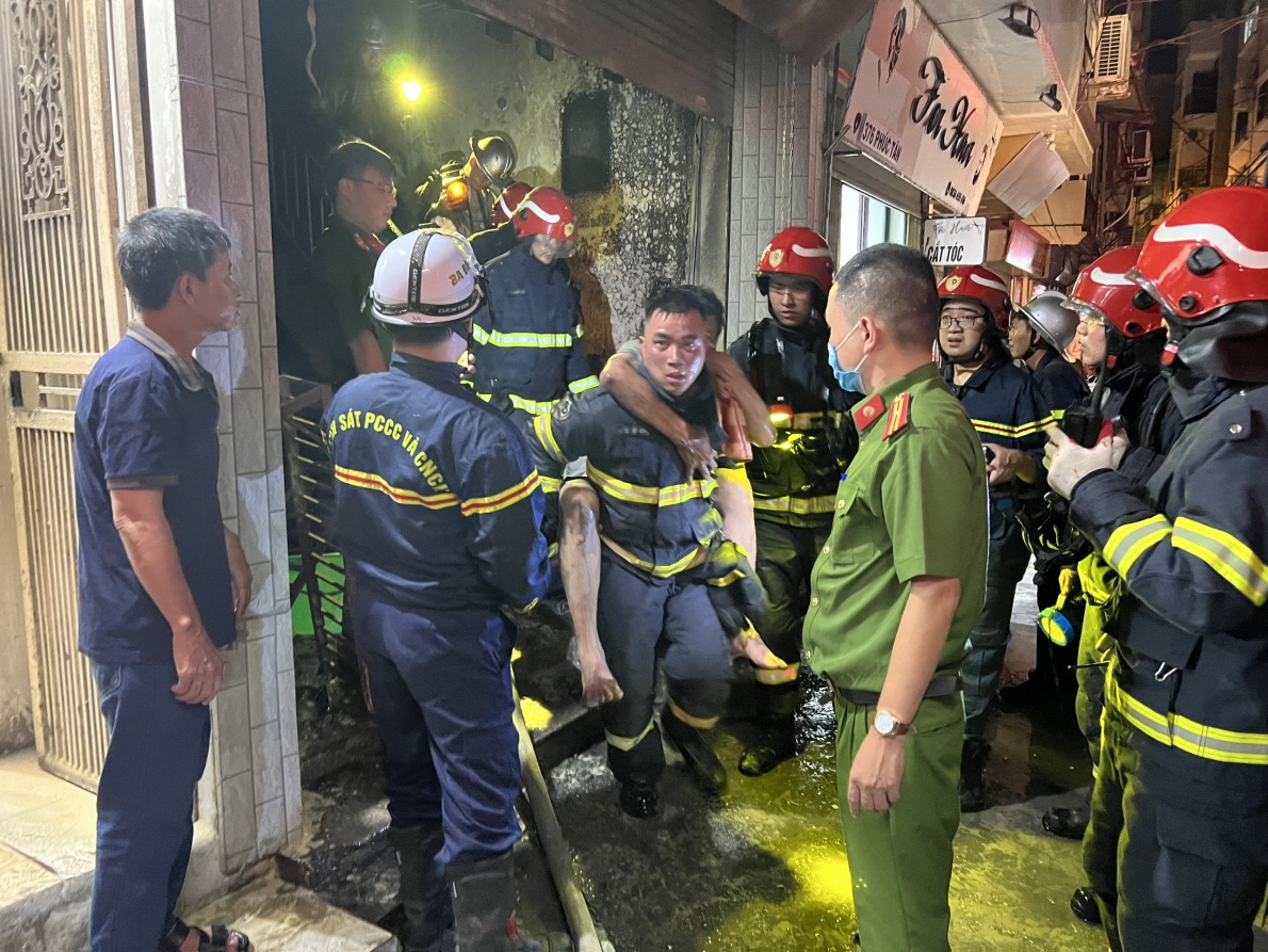 Bộ trưởng Bộ Công an gửi thư khen vụ cứu 4 người trong đám cháy ở Hà Nội