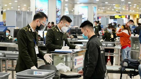 Tạm đình chỉ nhân viên soi chiếu để lọt dao lên máy bay