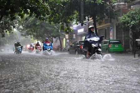 Dự báo mưa dông quay trở lại miền Bắc