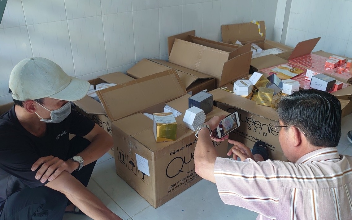TP Hồ Chí Minh: Thu giữ kho hàng mỹ phẩm không hoá đơn, nguồn gốc xuất xứ