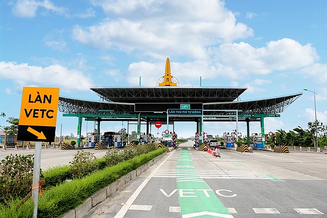 Yêu cầu chấm dứt tình trạng dán 2 thẻ thu phí ETC trên cùng một xe