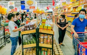 Không để tình trạng giá hàng hóa "neo cao" khi giá xăng dầu giảm