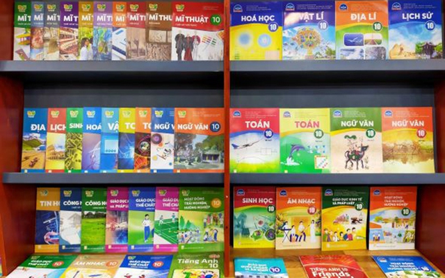Cung ứng đủ sách giáo khoa cho học sinh trước thềm khai giảng - Ảnh 1.