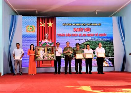 Bộ trưởng Tô Lâm dự Ngày hội toàn dân Bảo vệ An ninh Tổ quốc tại Cà Mau