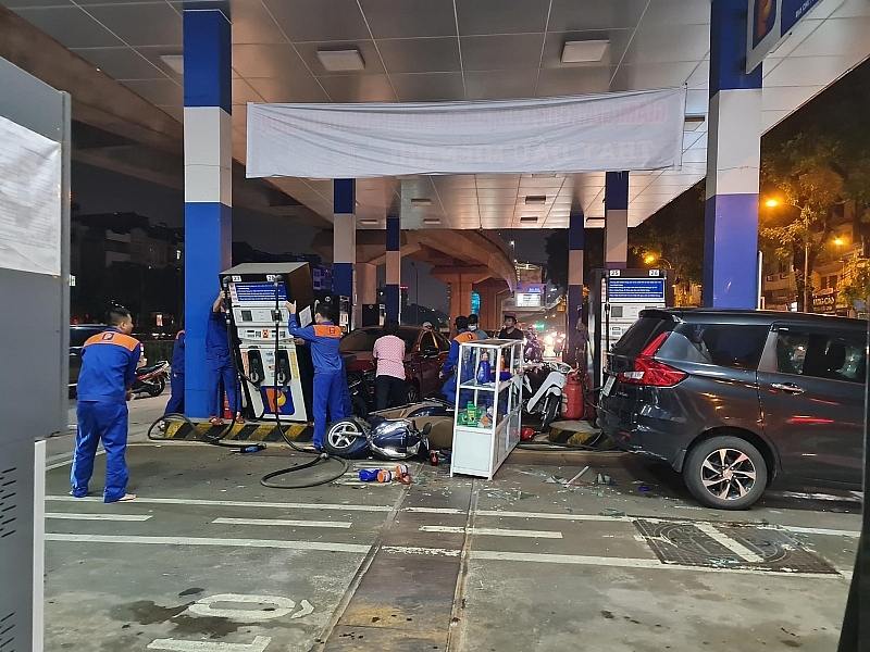Tài xế xe "điên" tông 8 người bị thương tại cây xăng có độ cồn "khủng" 0.9mg/lít khí thở