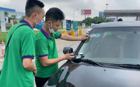 Bộ GTVT ra hạn chót chấm dứt tình trạng dán chồng thẻ ETC