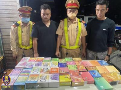CSGT Đắk Lắk bắt giữ lô thuốc lá điện tử nghi vấn nhập lậu