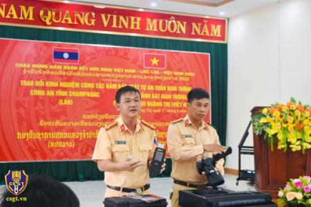 Trao đổi kinh nghiệm công tác bảo đảm TTATGT với CSGT nước bạn Lào