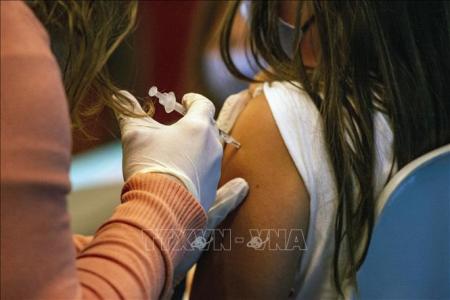 Australia nghiên cứu phát triển vaccine hiệu quả với mọi biến thể của SARS-CoV-2