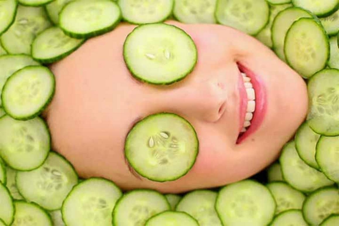 Sử dụng mặt nạ chăm sóc mắt