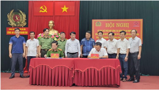 Ký kết Quy chế phối hợp giữa Công an huyện và Điện lực Thanh Oai