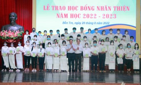 Bến Tre: Hỗ trợ HSSV hoàn cảnh khó khăn trước thềm năm học mới