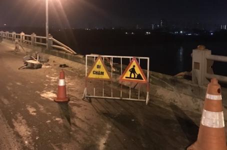 Nguyên nhân vụ xe container lao xuống sông Hồng