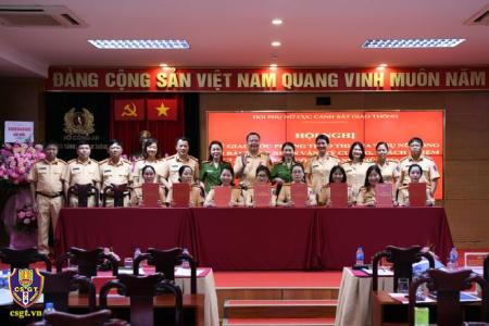 Hội Phụ nữ Cục CSGT ký giao ước thi đua