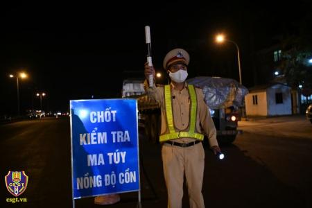 Hơn 300 trường hợp vi phạm nồng độ cồn bị phát hiện xử lý trên QL 5