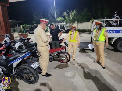 Tụ tập đua xe, phát hiện 2 lái xe dương tính ma túy