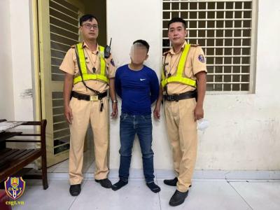 CSGT TP.HCM tóm gọn đối tượng cướp giật điện thoại trên đường