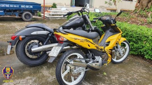 Phát hiện 02 xe mô tô không rõ nguồn gốc sau vụ TNGT