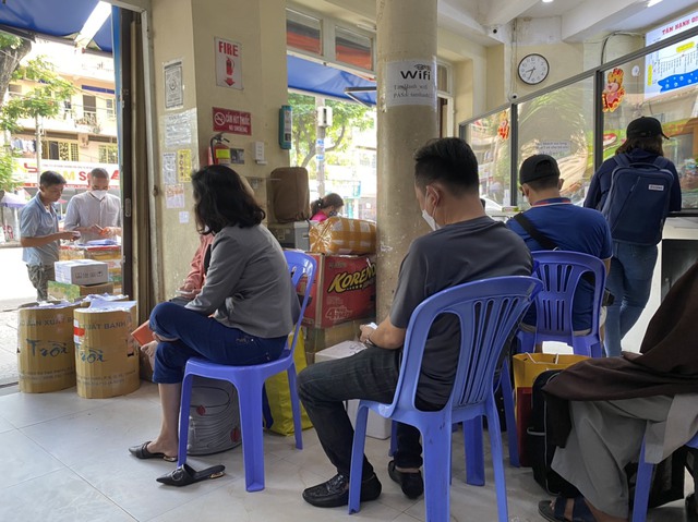 Cần mạnh tay với