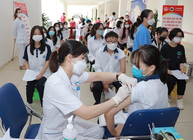 Nguyên nhân thiếu vaccine Moderna tiêm cho trẻ - Ảnh 1.