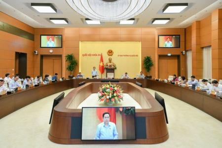 Ủy ban Xã hội báo cáo một số vấn đề về Dự thảo Luật Khám bệnh, chữa bệnh (sửa đổi)