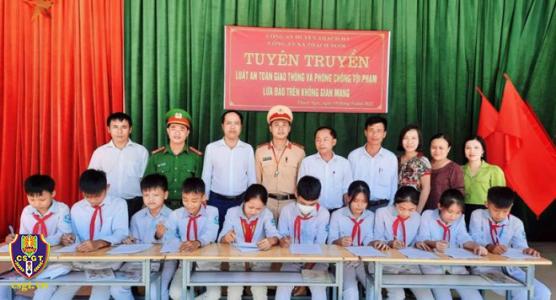 Đến trường học An toàn giao thông