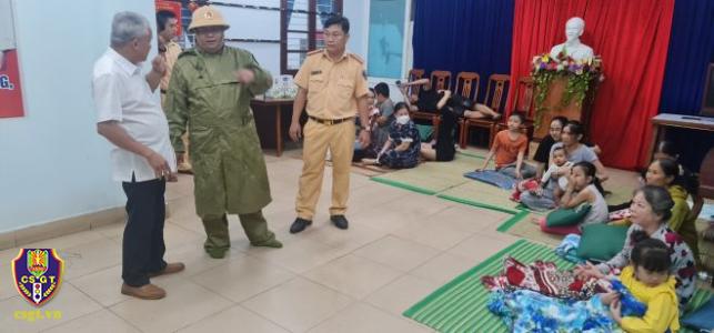 Cục CSGT chỉ đạo đảm bảo an toàn giao thông, giúp nhân dân phòng chống bão số 4