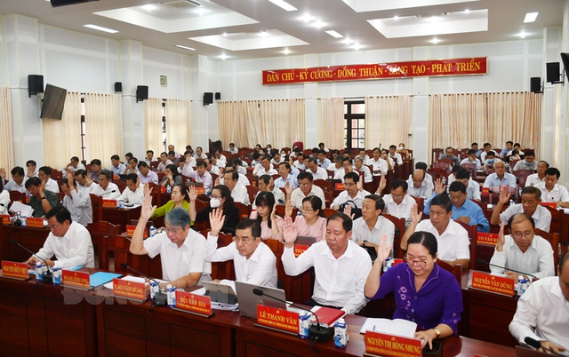 Khai mạc Hội nghị Tỉnh ủy Bến Tre lần thứ 10 - Ảnh 2.