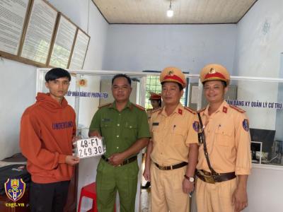 Đắk Nông - Người dân phấn khởi có thêm 12 xã đuợc phân cấp đăng ký xe mô tô