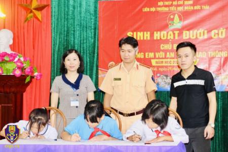 Tuyên truyền, giáo dục pháp luật về TTATGT cho học sinh, giáo viên các trường trên địa bàn huyện Cát Hải