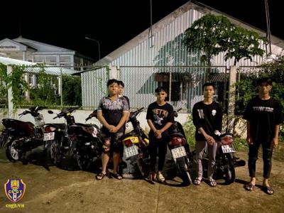 Tóm gọn nhóm đối tượng đua xe bố trí người cảnh giới Công an