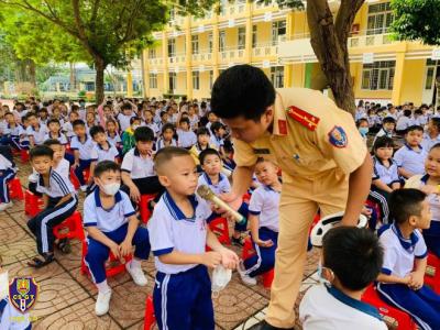 Đa dạng hóa hình thức tuyên truyền pháp luật về TTATGT