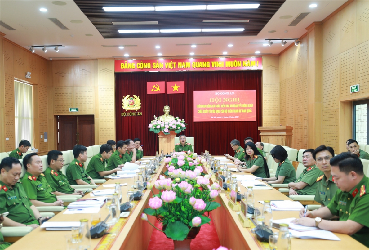 Thứ trưởng Nguyễn Văn Long cùng các đại biểu dự Hội nghị tại điểm cầu Hà Nội. Ảnh: Bộ Công an