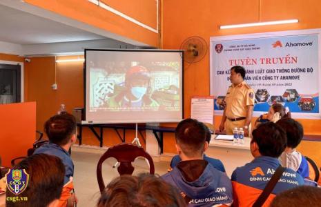 Đa dạng hóa công tác tuyên truyền đối với nhân viên giao hàng công nghệ