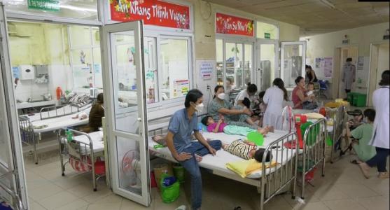 Đà Nẵng: Bệnh hô hấp ở trẻ em và sốt xuất huyết tăng cao