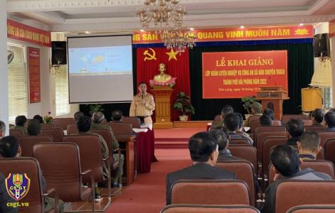 Tuyên truyền ATGT cho lực lượng Công an xã bán chuyên trách