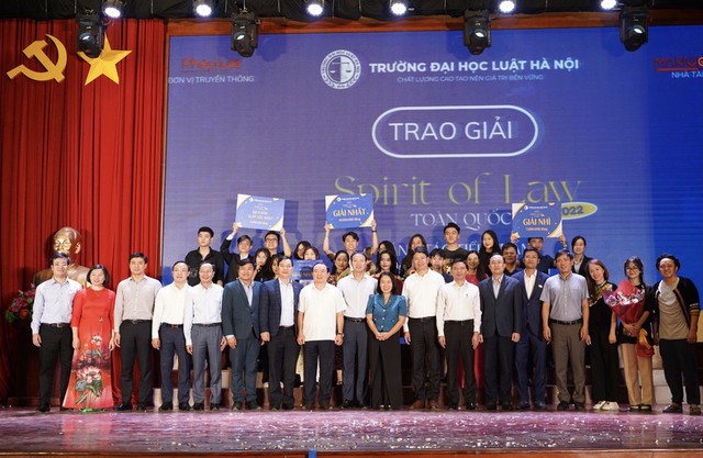 Các đơn vị thuộc Bộ Tư pháp hưởng ứng Ngày Pháp luật Việt Nam - Ảnh 1.
