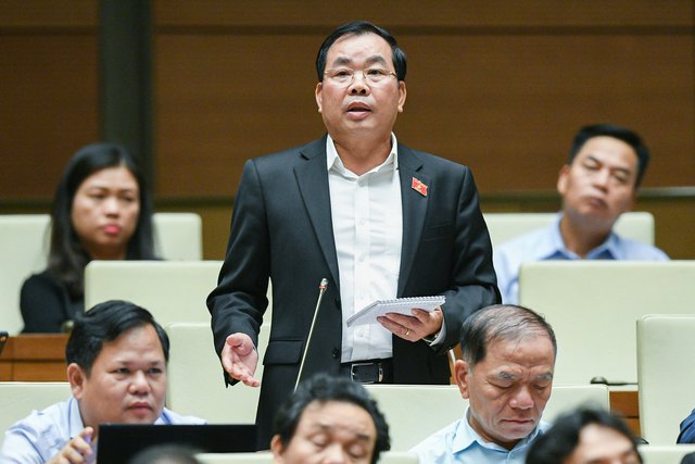 Không quy định việc đấu giá quyền sử dụng đất trong trường hợp đất chưa được bồi thường - Ảnh 2.