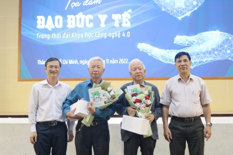 Y đức càng phải sáng trong thời đại khoa học công nghệ 4.0