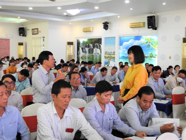 Long An tập huấn về đánh giá, công nhận xã, phường đạt chuẩn tiếp cận pháp luật cho 250 công chức tư pháp - Ảnh 1.