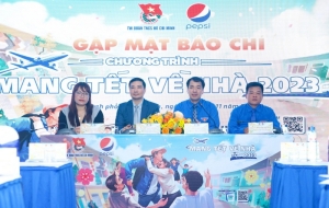 Tặng hơn 4.000 vé ô tô, máy bay hỗ trợ sinh viên, người lao động khó khăn về quê ăn Tết 2023