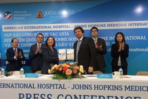 Bệnh viện Quốc tế Mỹ hợp tác với Johns Hopkins Medicine International